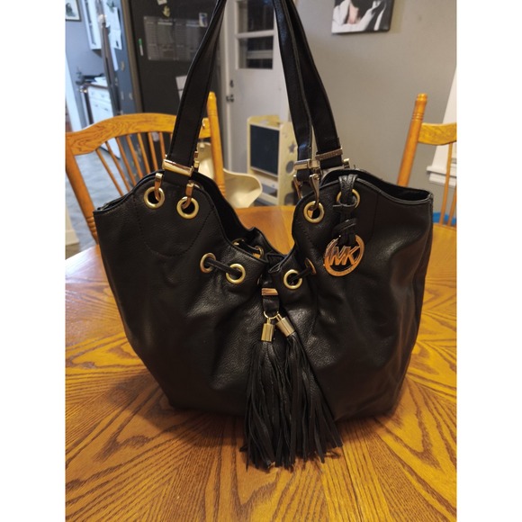 Michael Kors Handbags - MICHAEL Michael Kors Women BLACK Leather Bucket Bag One Size